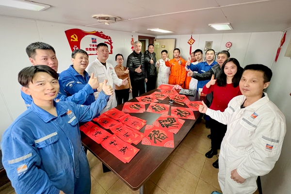 明州76送福合照。黄崇武 摄_副本.jpg