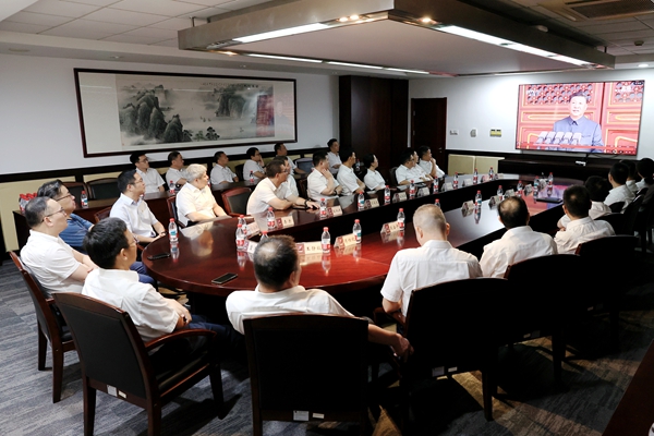 宁波海运职工收看大会直播。宁波海运提供 (5)_副本.jpg 宁波海运职工收看大会直播。宁波海运提供 (5)_副本.jpg