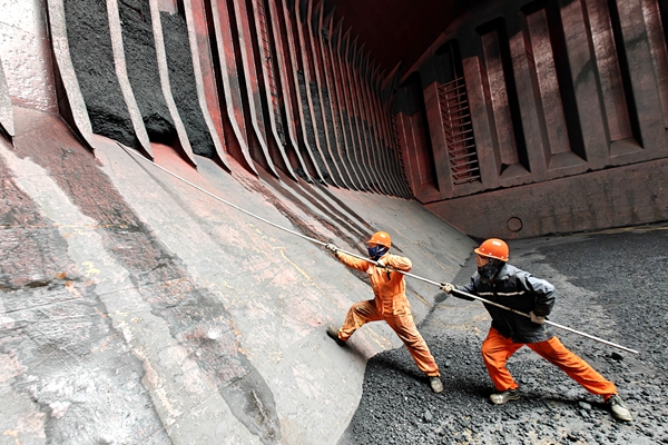 宁波海运船员全力以赴做好船舶安全生产运营工作。宁波海运 提供_副本.jpg 宁波海运船员全力以赴做好船舶安全生产运营工作。宁波海运 提供_副本.jpg